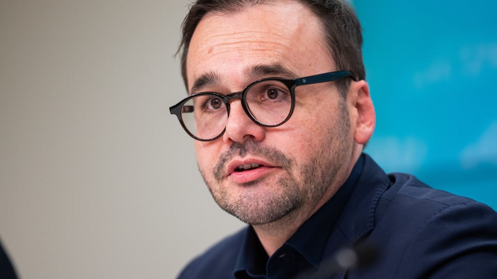 Brandenburgs CDU-Fraktionschef Jan Redmann will mit einer möglichen SPD/CDU-Koalition Vertrauen bei Wählern zurückgewinnen (Archivbild).