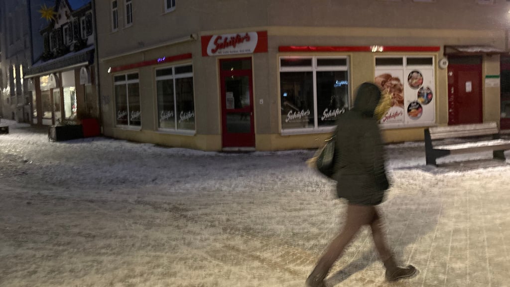 Das Café von Bäcker Schäfer am Magdalenenplatz in Burg ist überraschend jetzt schon geschlossen worden.
