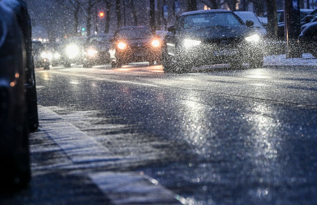 Der Deutsche Wetterdienst warnte vor Glatteis in Berlin und Brandenburg.