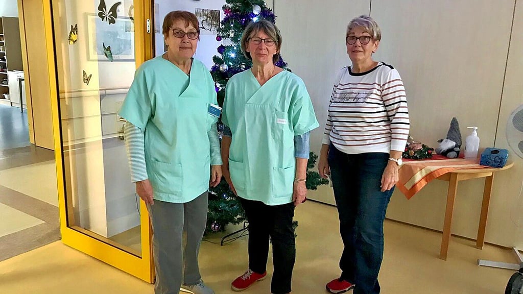 Die drei Grünen Damen der Staßfurter Ameos-Klinik.