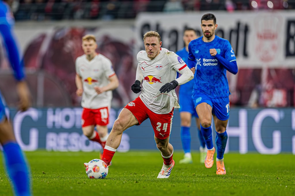 Xaver Schlager für RB Leipzig am Ball.