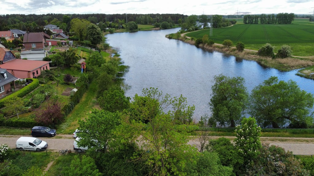 Der Parchauer See gehört zu den markanten Kennzeichen des Burger Ortsteiles.