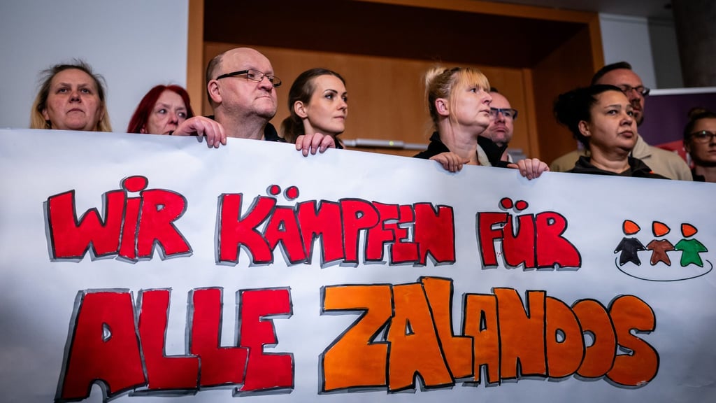 Der Zalando-Betriebsrat will sich gegen die Schließung des Erfurter Logistikzentrums wehren.