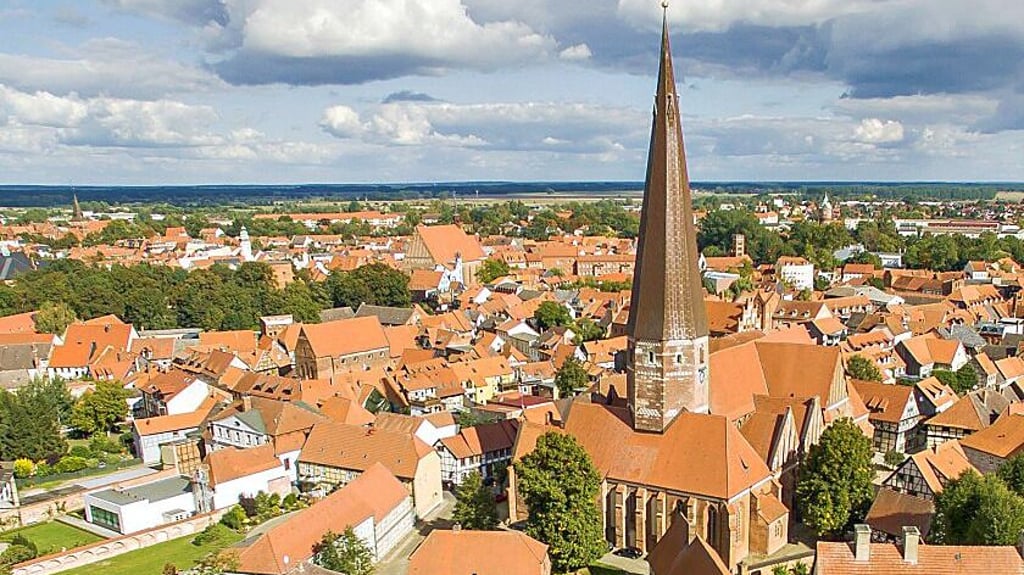 Blick auf die Hansestadt Salzwedel von oben.  