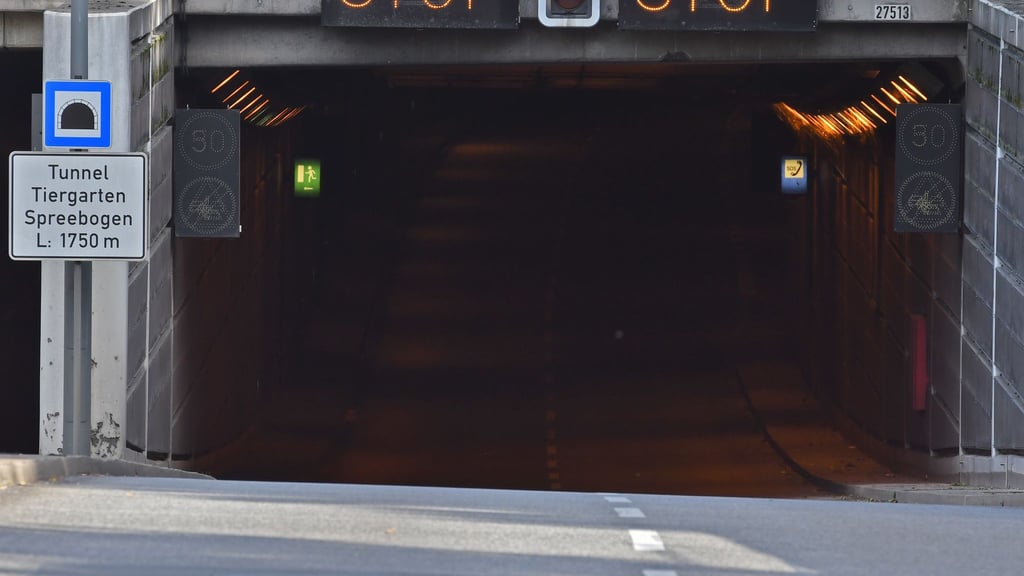 Der Tunnel ist bis Freitag nachts aus Sicherheitsgründen gesperrt. (Archivbild)