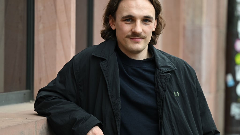 Kaleb Erdmanns Stück wird nun in Karlsruhe uraufgeführt. (Archivbild)