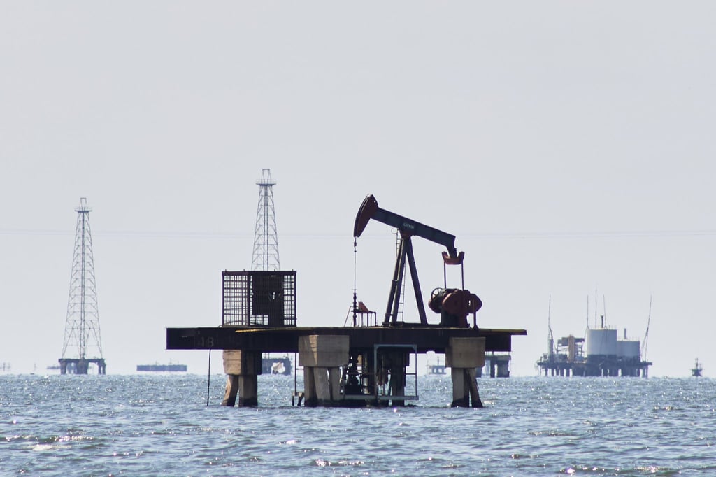 Die Förderung von Öl und Gas heizt das Klima weiter an – und ist dennoch weiter stark verbreitet oder wird wie von US-Präsident Donald Trump sogar noch vorangetrieben.