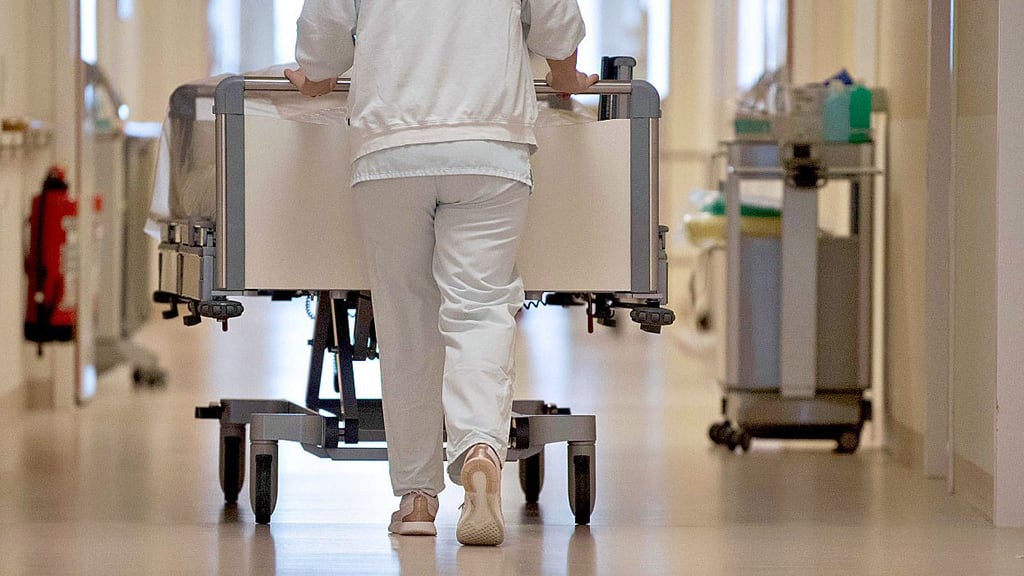 Die  Beschäftigten  in den Krankenhäusern des Altmarkkreises hoffen, dass sie ihr Geld noch erhalten. 