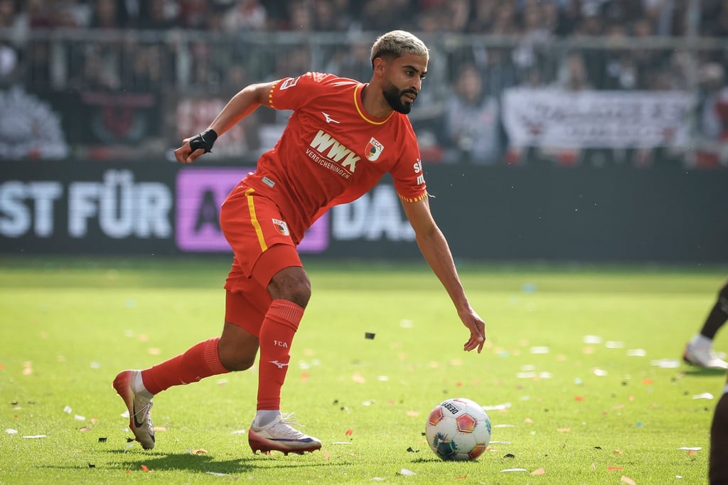 Kommt als Leihgabe vom FC Augsburg zu Hannover 96: Stürmer Elias Saad. (Archivbild)