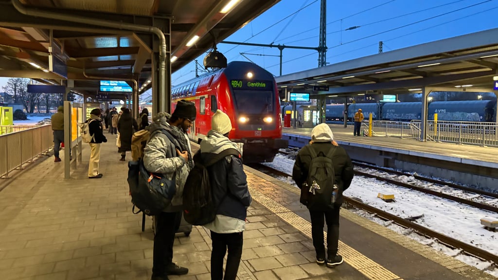 Der Stellwerksbrand bei Gerwisch und seine Nachwirkungen: Neben dem Regionalexpress 1 besteht mit der Regionalbahn 40 nun eine zweite Direktverbindung zwischen Magdeburg und Genthin.