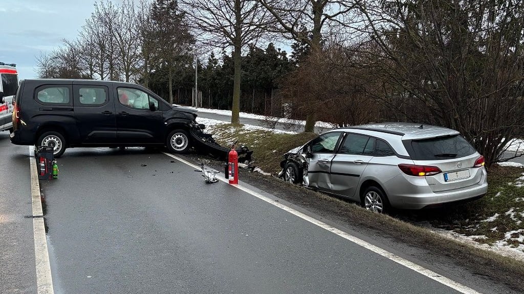 Zwei Personen sind am Dienstag in Wernigerode bei einem Unfall verletzt worden.
