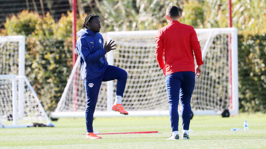 Johan Bakayoko arbeitet im Trainingslager in Portugal individuell.