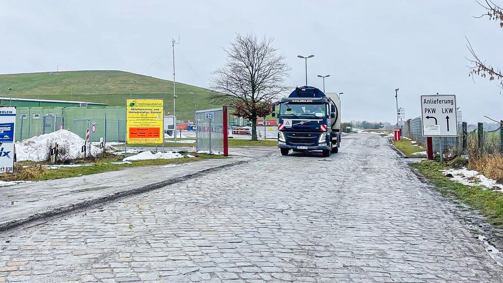 Die Abfallannahme- und Umladestation der ALS in Stendal. Das kreiseigene Entsorgungsunternehmen plant hier den Neubau ihres Firmensitzes, der zurzeit in Osterburg ist.