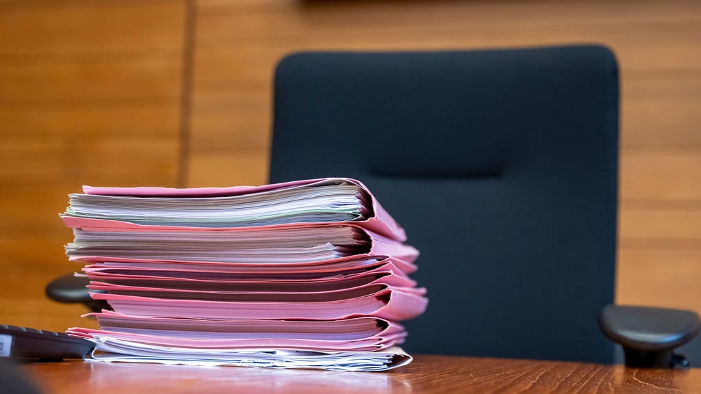 Im Prozess um den mehrfachen Missbrauch eines Mädchens im Jerichower Land ist nun am Landgericht Stendal das Urteil gefällt worden. Angeklagt war der Opa des Kindes.