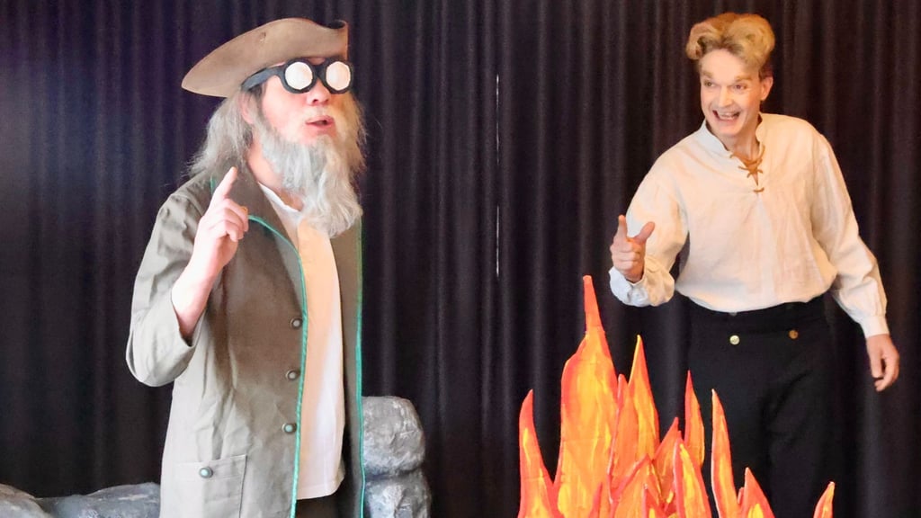 Szene aus „Monkey Island - Ich will Pirat werden“: Das beliebte Computerspiel aus den 90ern erlebt demnächst auf der Steintorbühne in Halle sein Revival. 