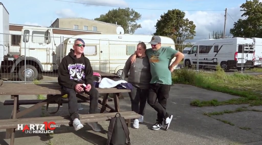 Micky (links) aus Magdeburg besuchte Carsten und Antje in Rostock. Gemeinsam ging es auf eine Kartbahn.