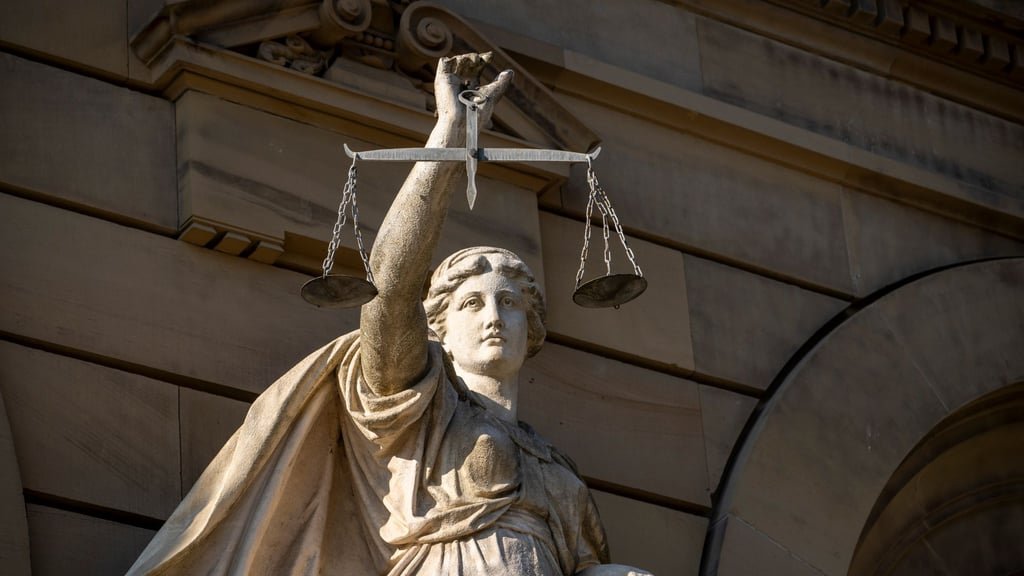 Kindeswille vor Gutachten: Gericht bestätigt Aufenthalt beim Wunsch-Elternteil.