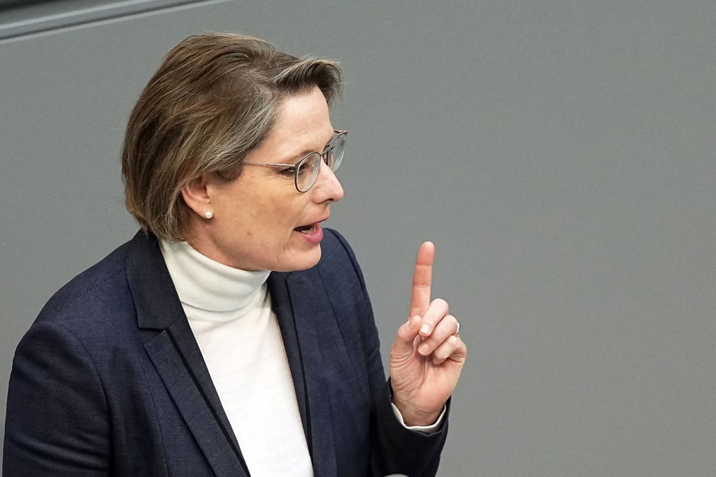 „Brauchen Straftatbestände, die das Problem der digitalen Bildmanipulationen gezielt adressieren“: Bundesjustizministerin Hubig. (Archivbild)
