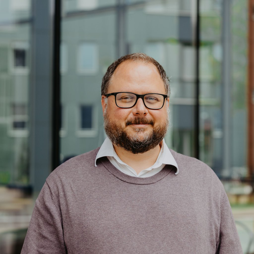 Antonio Roselli ist Literaturwissenschaftler an der Magdeburger Otto-von-Guericke-Universität. Er spricht in der Stadtbibliothek zur Darstellung des Luftkriegs in der Literatur.