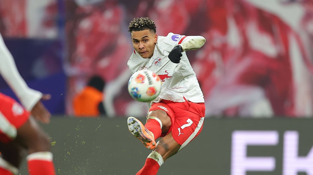 Antonio Nusa mit Torabschluss gegen Eintracht Frankfurt.
