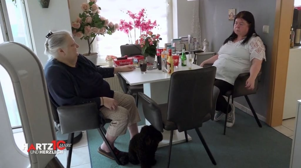 Rentnerin Siggi (links) aus Magdeburg bekam Besuch von der Rostockerin Pamela.