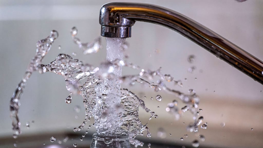 Damit das Wasser weiter frisch sprudeln kann, erhält der Trinkwasserverband eine EU-Förderung. 