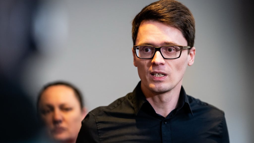 Die Linke mit Landtagsfraktionschef Schaft will sich für bezahlbares Wohnen in Thüringen einsetzen. (Archivbild)