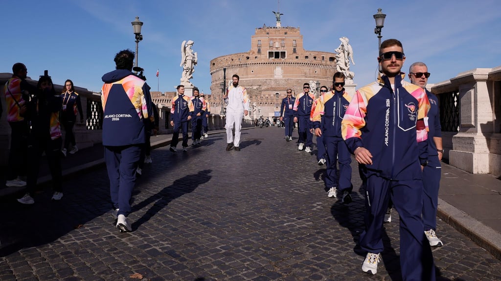 Um den olympischen Fackellauf durch Italien - hier etwa bei einer Station in Rom - gibt es Ärger. (Archivbild)