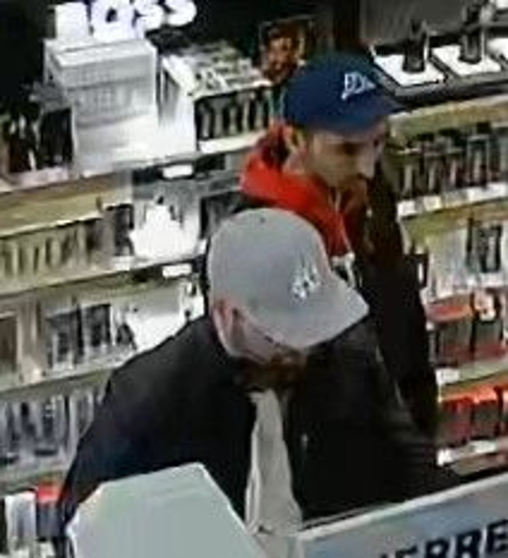 Erkennt jemand diese beiden Männer?