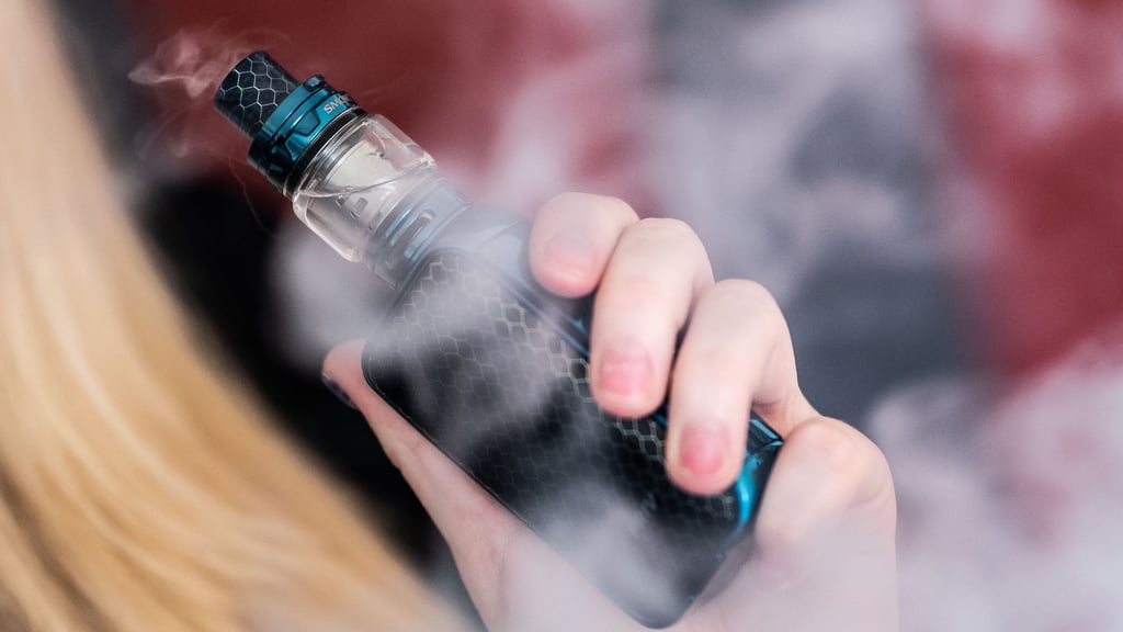 Vor allem bei jungen Menschen sind Vapes beliebt. (Symbolbild)