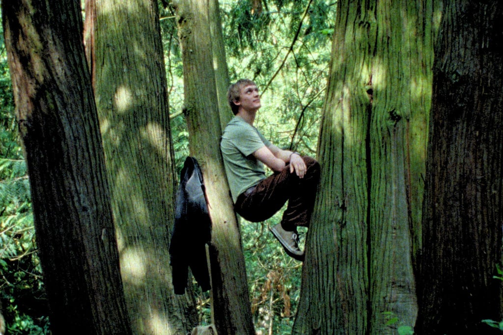 Enzo Brumm als Student Hannes in einer Szene des Films.