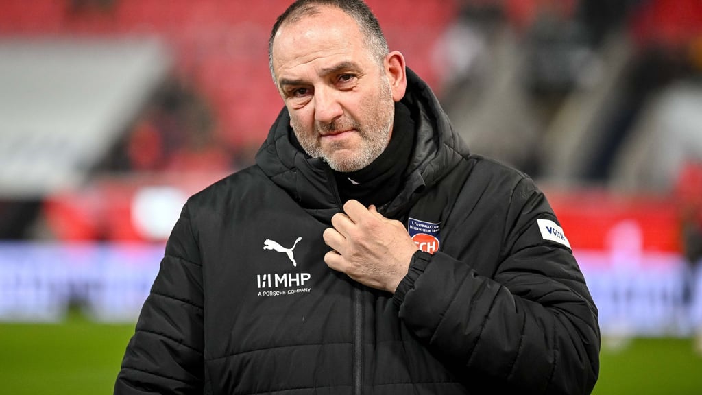 Kann in Wolfsburg die Wende gelingen? Frank Schmidt steht als Tabellenletzter mit Heidenheim enorm unter Druck.