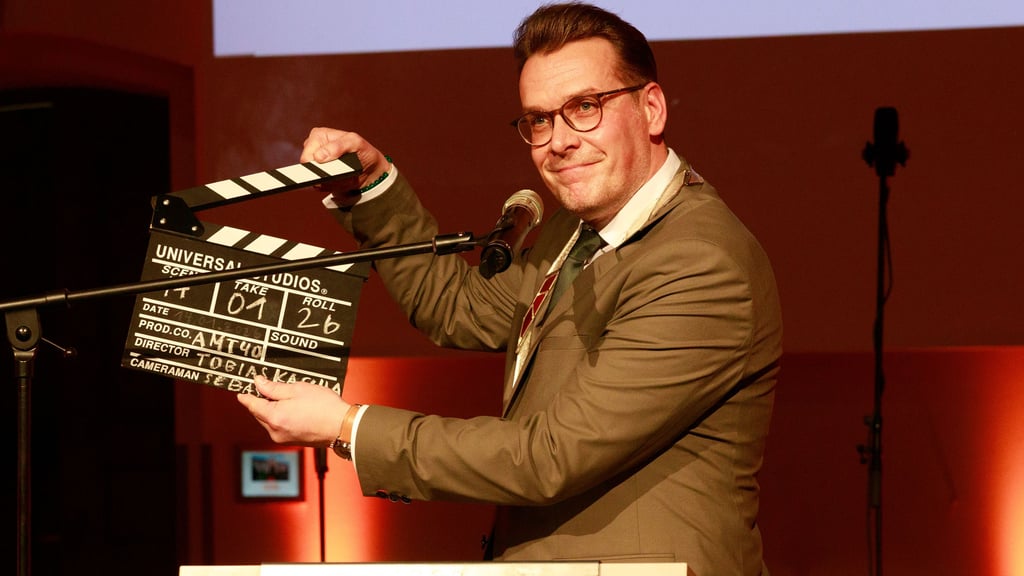 Oberbürgermeister Tobias Kascha (SPD) schlägt beim Neujahrsempfang die Klappe für den Film "Wernigerode 2026".