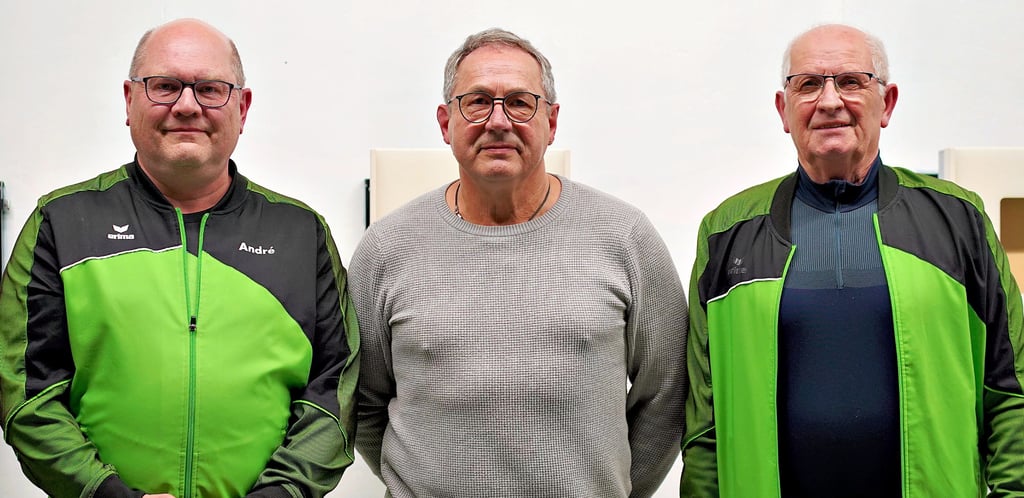 Die Schützengilde hat am Dienstag einen neuen Vorstand gewählt: (vl.) Kassenwart André Krüger, 1. Vorsitzender Gerald Fabian, 2. Vorsitzender Günter Benedix. 