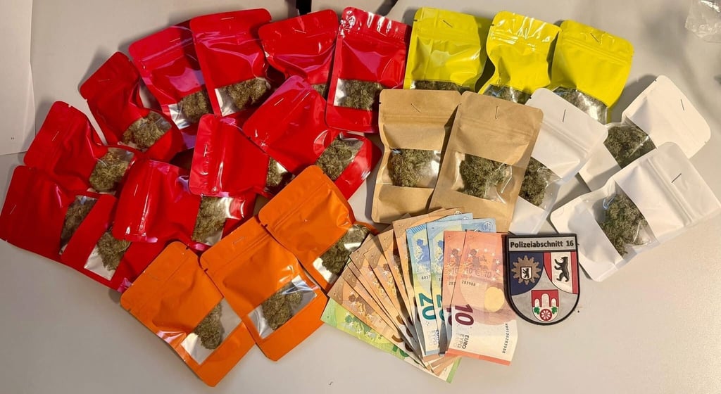 Drogen werden in Berlin per Lieferdienst zugestellt, die Dealer werben mit Flyern, die in private Briefkästen geworfen werden.