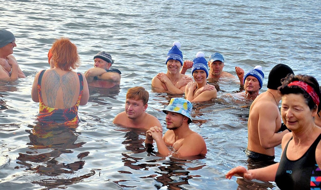 Mehr als 50 Eisbader trauten sich Anfang vergangenen Jahres in den 2 bis 3 Grad kalten Schachtsee. 