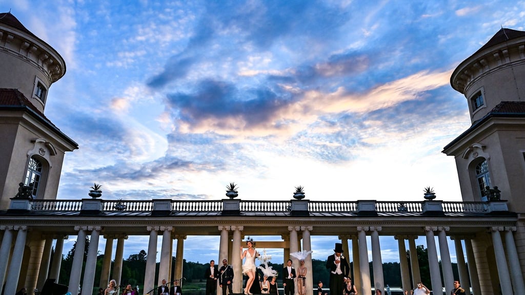 Eine der Spielstätten ist in diesem Jahr auch wieder der Schlosshof. (Archivbild)