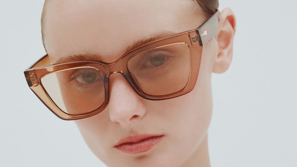 Jetzt im Trend: Brillengestelle, die Durchblicke erlauben. Hier zu sehen: Brille „Le Coeur“ von Le Specs.