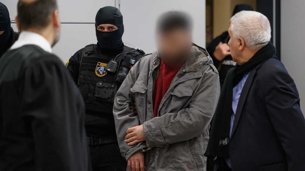 Azhar K., ein Ex-Soldat des „Islamischen Staat“, ist am Donnerstag in Halle zu vier Jahren Haft verurteilt worden.