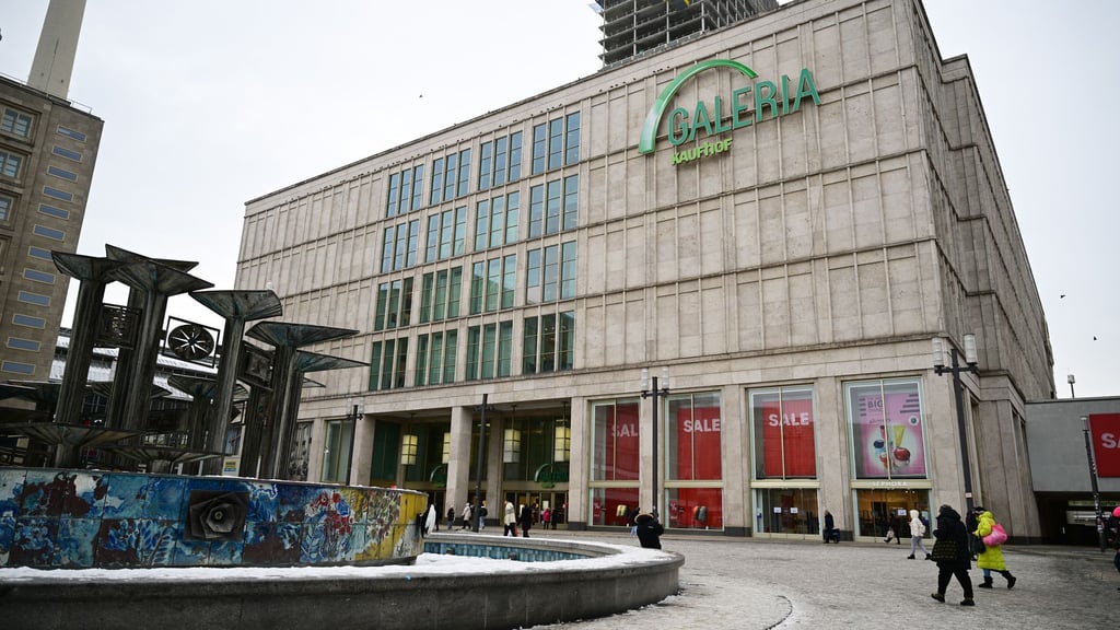 Senat und Eigentümer ringen weiter um die Zukunft der Galeria am Alexanderplatz. (Archivbild)