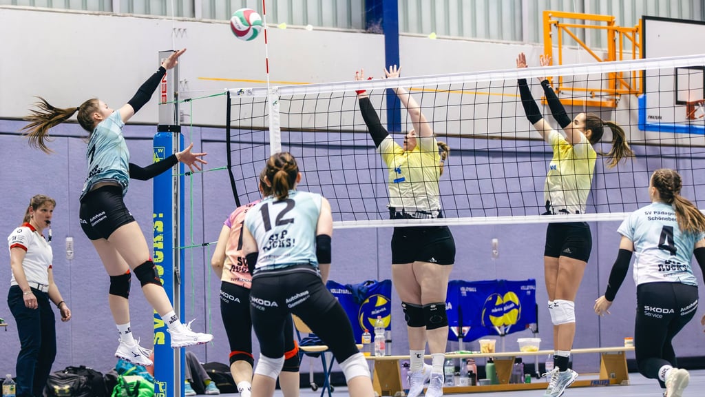 Die Schönebeckerinnen um Lisanne Ihlenburg (l.) konnten gegen den Marzahner VC nur den zweiten Satz für sich entscheiden.