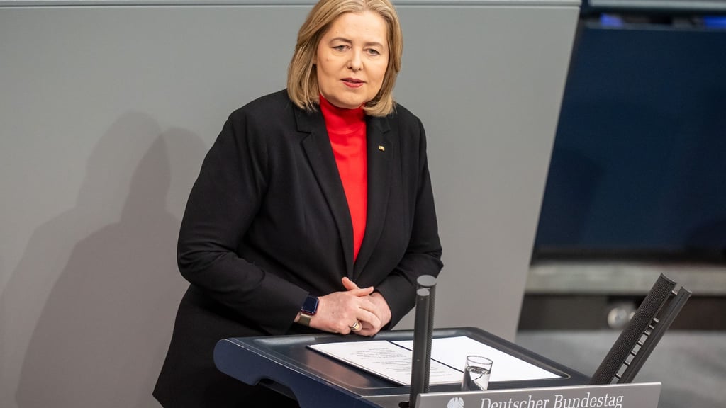 Arbeitsministerin Bärbel Bas (SPD) wirbt für die Bürgergeld-Reform.