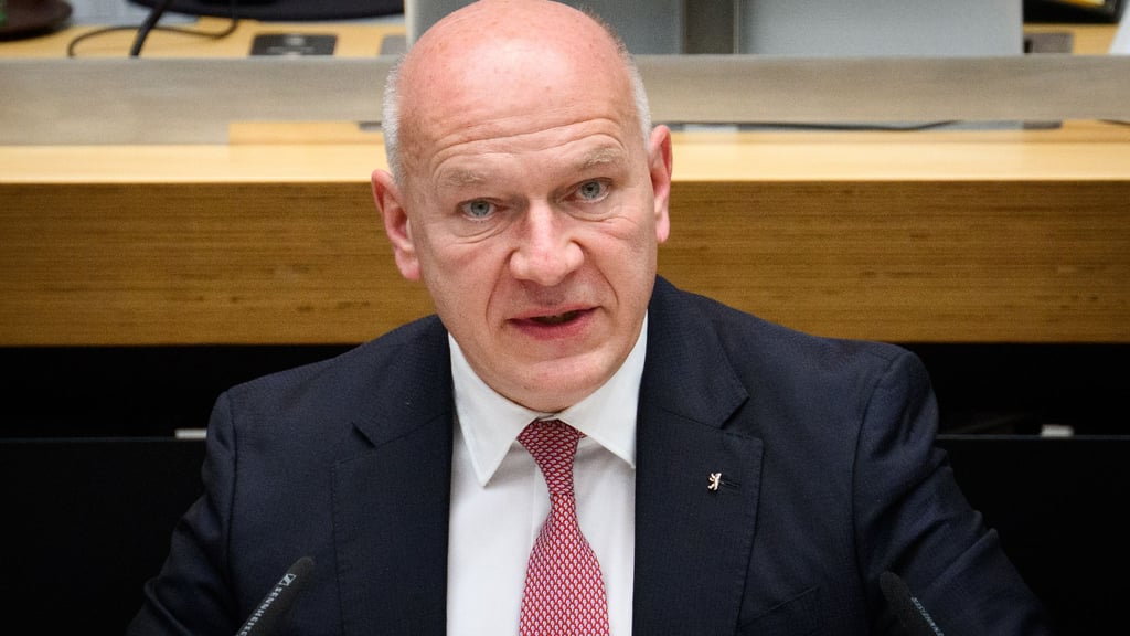 Berlins Regierender Bürgermeister Kai Wegner (CDU) sprach im Abgeordnetenhaus lange über das Krisenmanagement während des Stromausfalls.