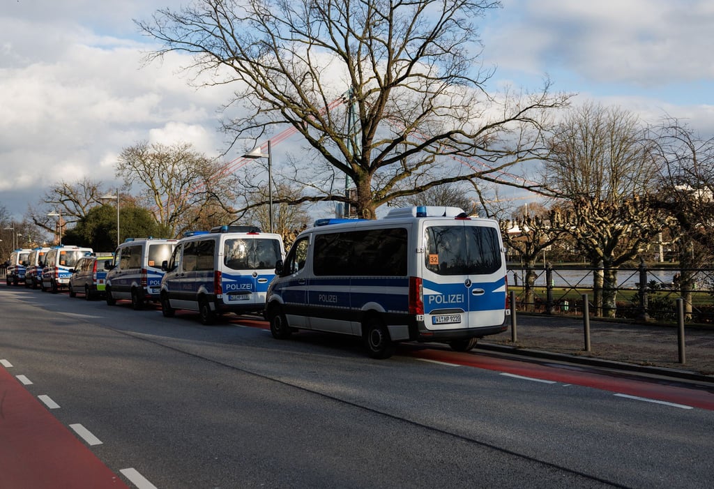 Der Main liegt nicht weit von der Schule entfernt.