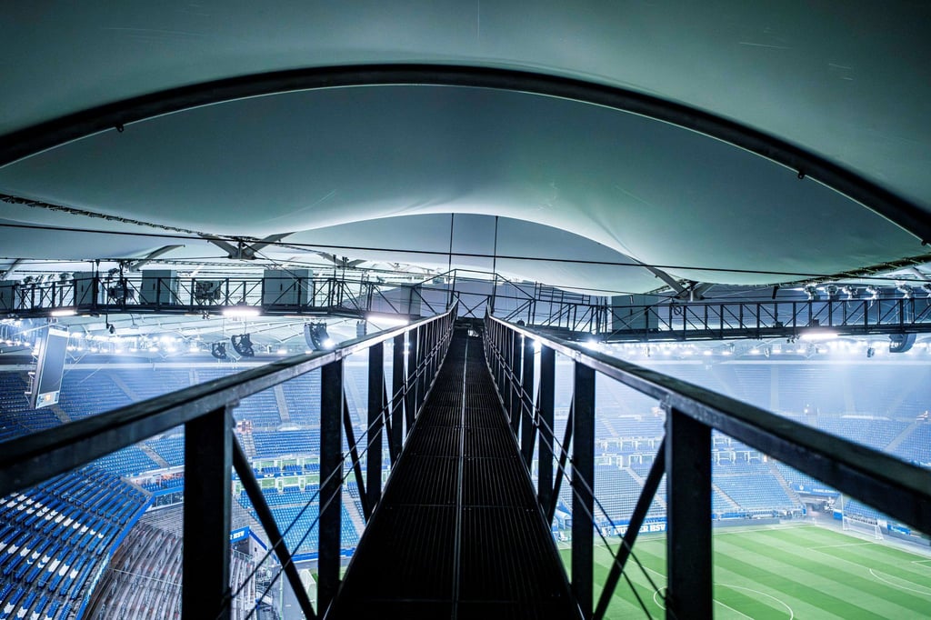 Statikprobleme am Stadiondach hatten zu der Absage des Spiels Hamburger SV gegen Bayer 04 Leverkusen geführt.