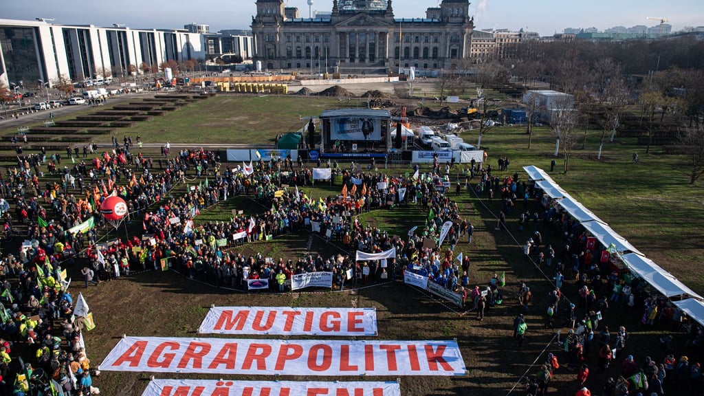 Im Rahmen der Grünen Woche protestieren am morgigen Samstag erneut Tausende Menschen für eine nachhaltigere Landwirtschaft. (Archivbild)