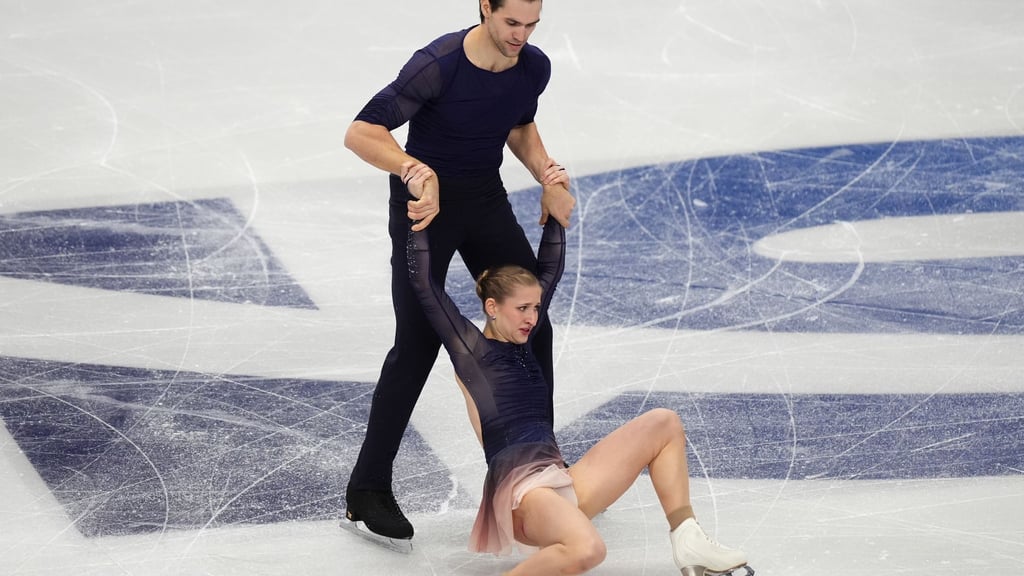 Die Olympia-Generalprobe haben Minerva Hase (v) und Nikita Volodin verpatzt.
