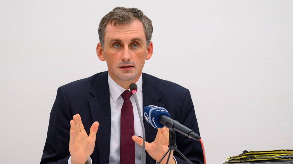 Jan Riedel (CDU), Bildungsminister von Sachsen-Anhalt, sieht im Lehrkräftemangel einen Grund für die hohe Schulabbrecherquote. (Archivbild)