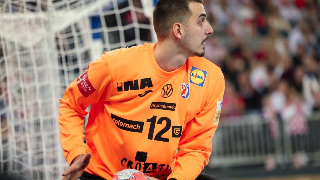 Obwohl Matej Mandic, der jeweils die erste Halbzeit spielte, insgesamt 14 Paraden verbuchte, konnte der SCM-Keeper die beiden Niederlagen gegen Deutschland nicht verhindern.