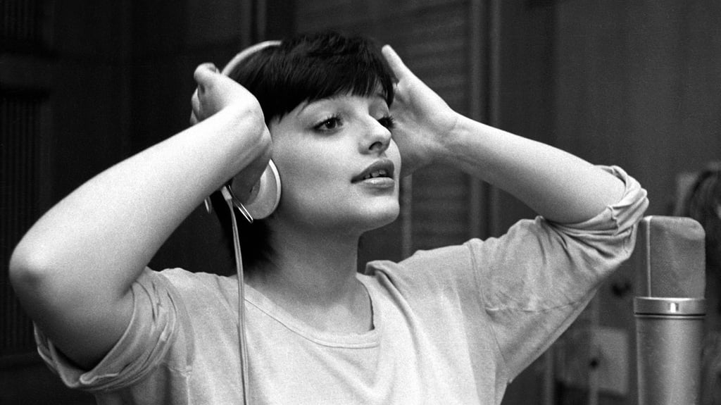 Nina Hagen im Jahr 1974 im DDR-Rundfunkstudio, bevor sie zur Punk-Ikone wurde.